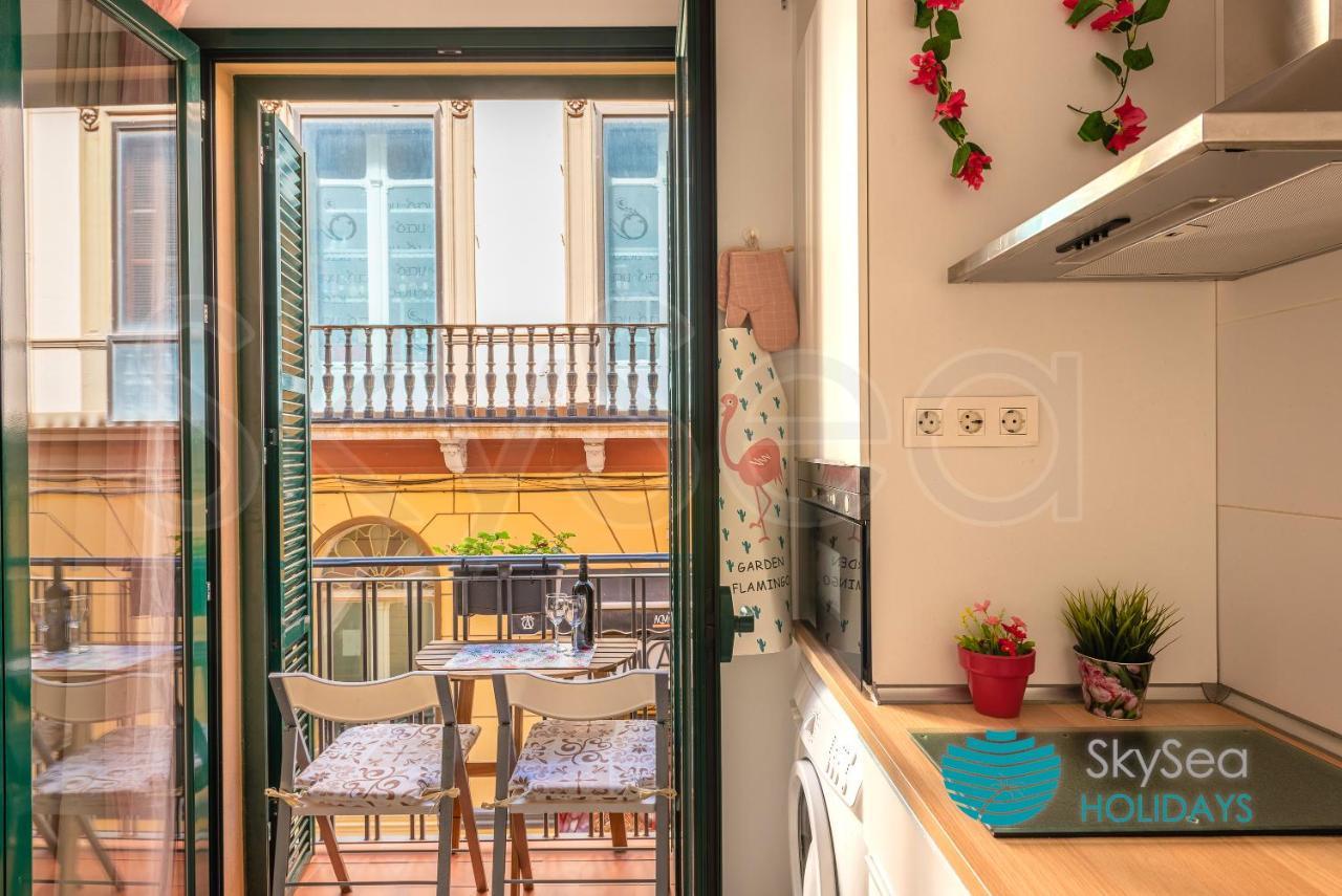 Skysea Holidays City Center Suites Malaga Luaran gambar